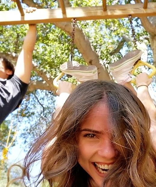 c6c56afc90f123b64ea192fb454398e2 - shelley hennig