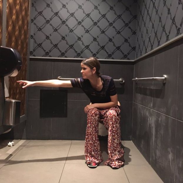 CjuaytTWUAA5rOK - shelley hennig