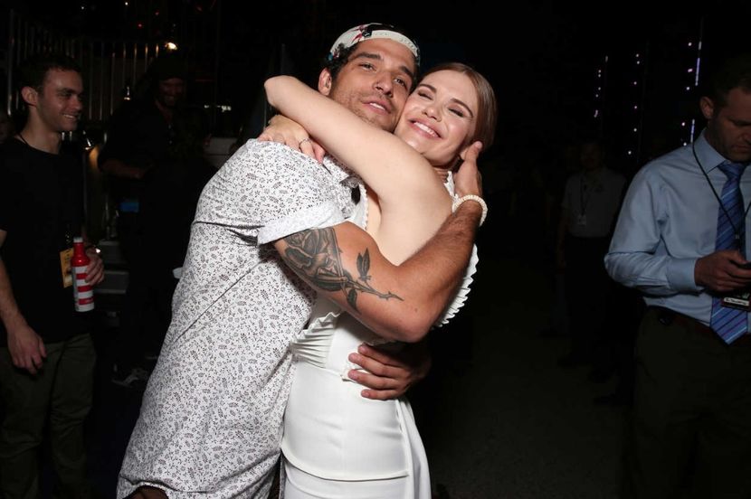 holland-roden-at-mtv-fandom-awards-in-san-diego-07-21-2016-5 - holland roden