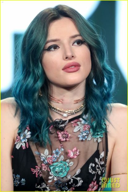 bella-thorne-famous-love-2017-tca-02 - bella thorne