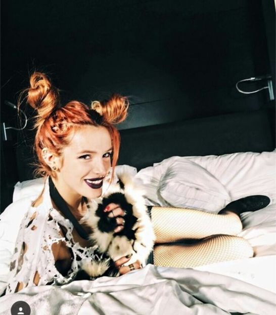 large (9) - bella thorne