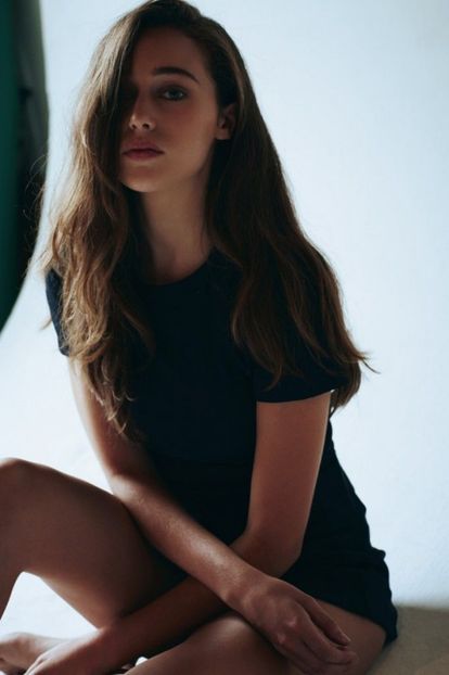 bbbb5651cf4d0618002e8ff943a8f8f4 - alycia debnam