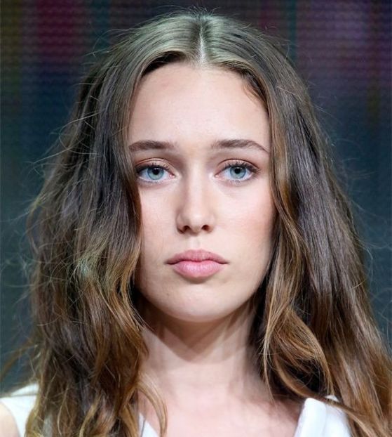 Cdg3j6QXIAA5ykm - alycia debnam