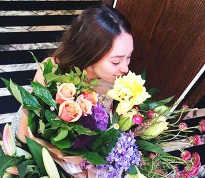 large (1) - alycia debnam