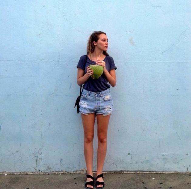 large (11) - alycia debnam