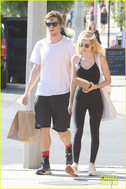 emma-roberts-evan-peters-gym-juice-food-28 - emma roberts s