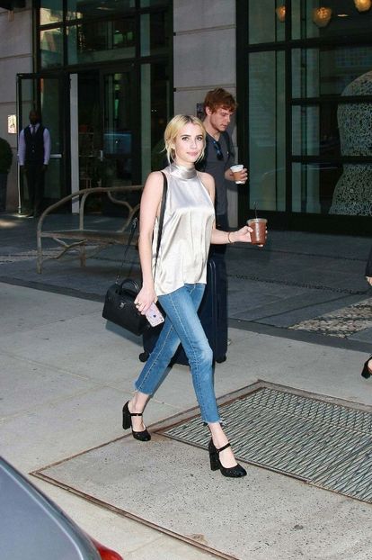 emma-roberts-leaving-her-hotel-in-new-york-september-14-2016_115113603 - emma roberts s