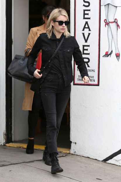 emma-roberts-out-shopping-in-beverly-hills-01-05-2017_5 - emma roberts s