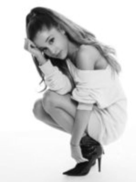 107850945_QEUUJLH - Ariana Grande