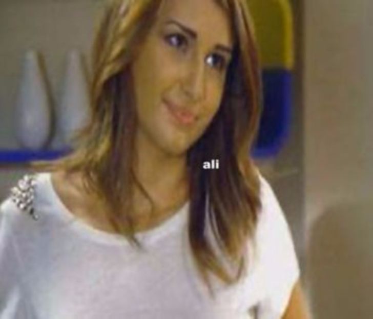 108651184_GAPPOHY3 - 01 ioana - pmdm