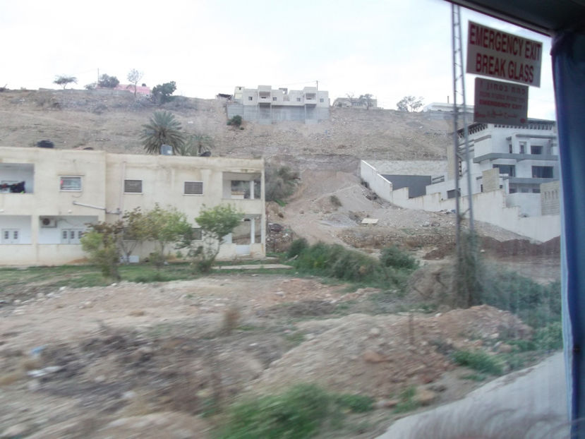 ne oprim in IERIHOM  cel mai vechi oras din lume!!! - a treia zi de pelerinaj