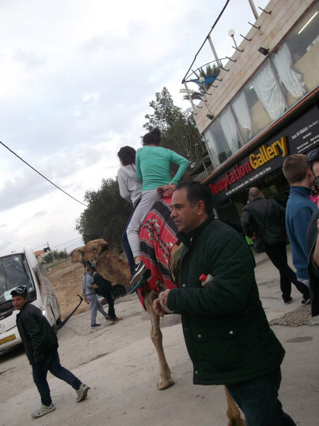o camila care sta la poze... - a treia zi de pelerinaj