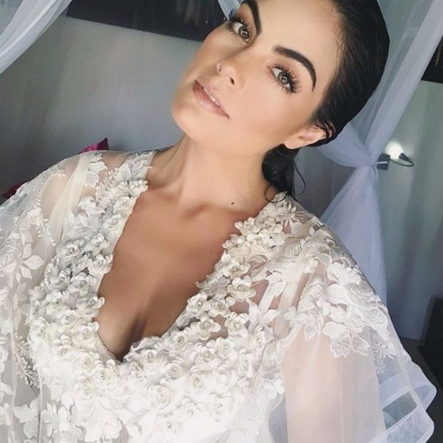 C7e_fE3XwAAeM1J - ximena navarrete