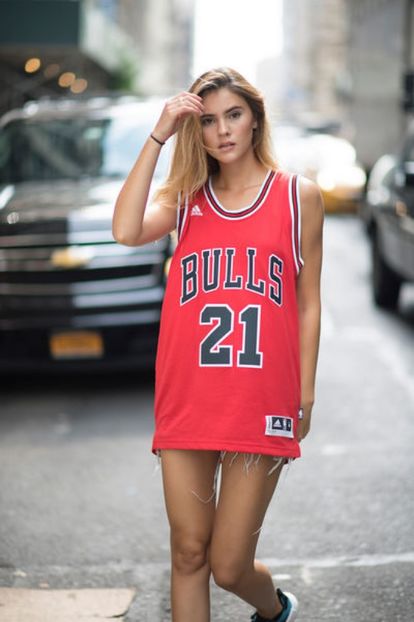 street-style-new-york-stefanie-giesinger-gettyimages-601722610_master_gallery_large_portrait - fashion and style e