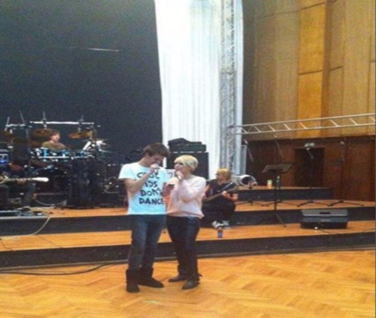 103933798_BKUQRFM - 01 sara si cristi - pmdm