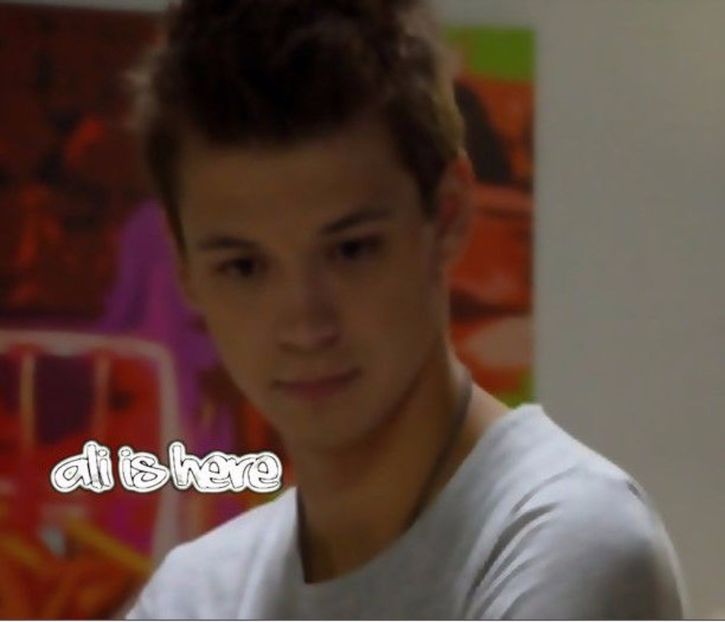 105066212_MGTDFYN3 - 01 cristi - pmdm