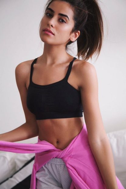 CePspTQW4AEmOfC - sazan hendrix