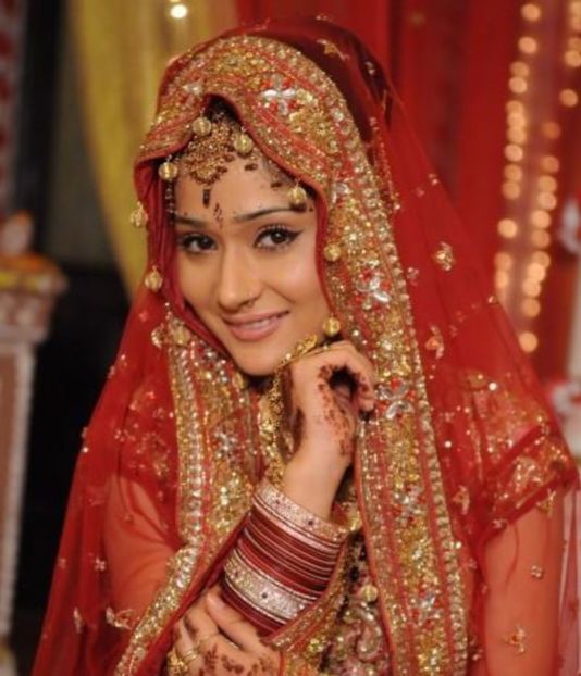  - E-cine o voteaza pe Sara Khan