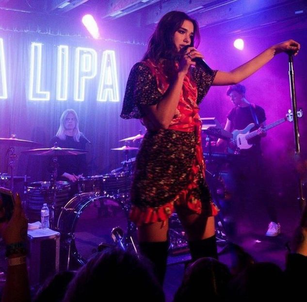 C6-rXmDU4AAt-P9 - dua lipa