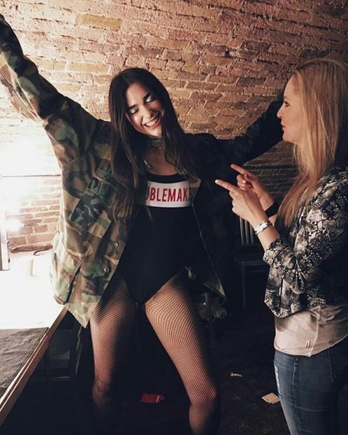 ce8qaftw4aefeit_orig - dua lipa