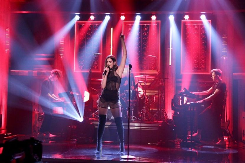 dua-lipa-performs-at-tonight-show-starring-jimmy-fallon_4 - dua lipa