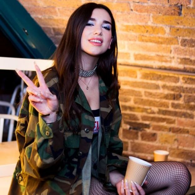 f8759c4b102405d1184c97b569c88353 - dua lipa