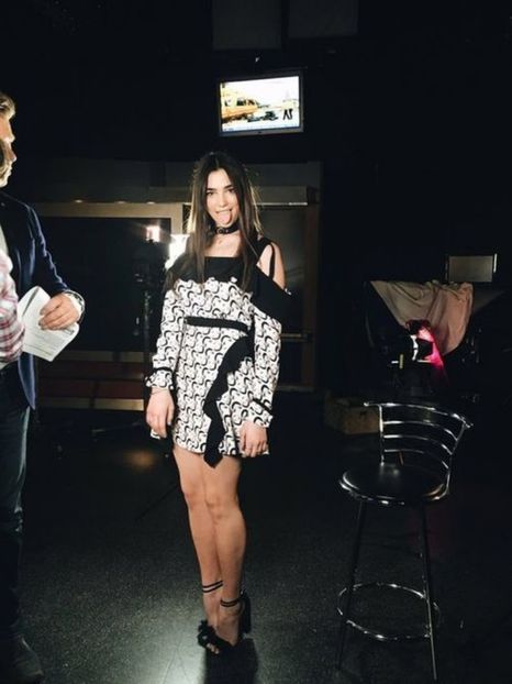 large (34) - dua lipa