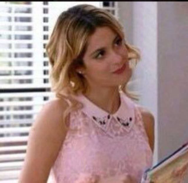 104941382_KXIYVHW - 01a Violetta - pmv