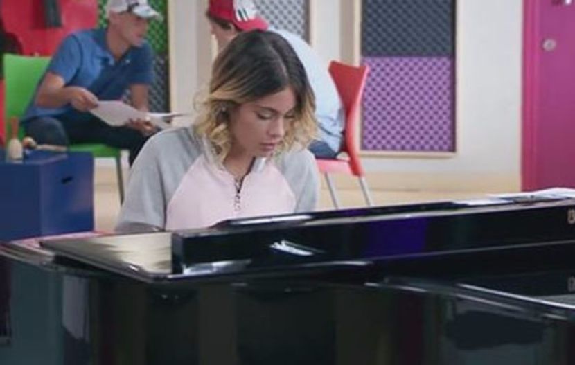 105090076_DRXCZPF - 01a Violetta - pmv