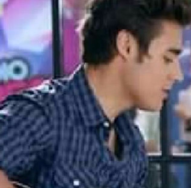 105005782_AAZWAMZ3 - 02a Leon - pmv