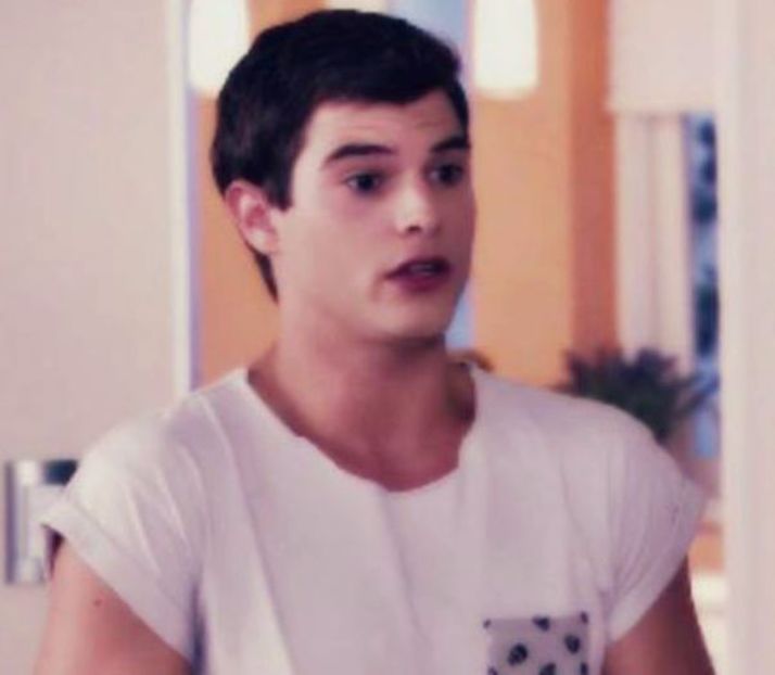 104852085_PKTXNBO3 - 05 Diego