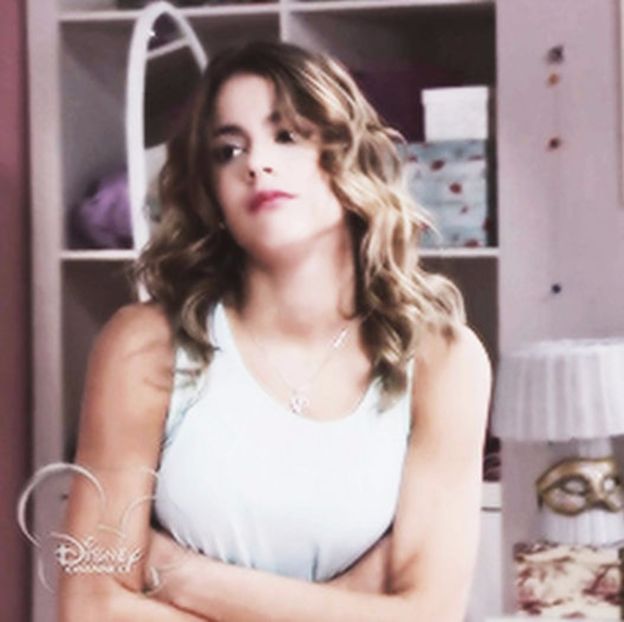 102924479_XTYJMIU3 - 01a Violetta - pmv