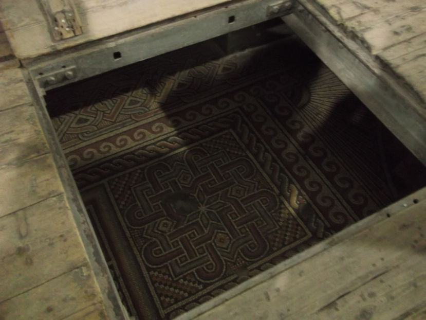 din pardoseala antica , straveche... - a patra zi de pelerinaj