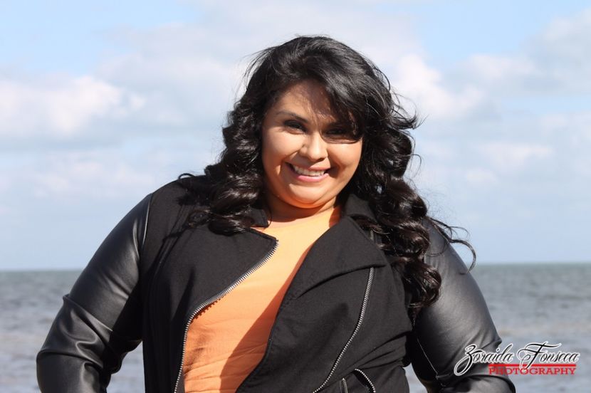 Gisella Aboumrad-Carmela - Cosita Linda