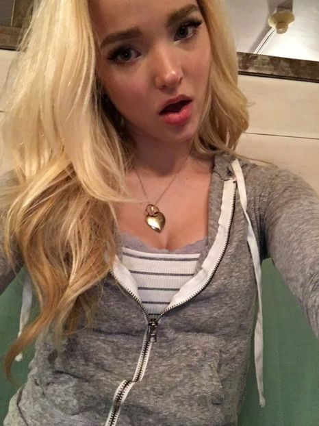 df8761e503ebd47f2677be053ca7ab09 - dove cameron