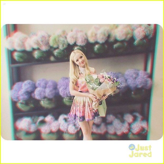 dove-cameron-20th-birthday-mal-wig-instagram-11 - dove cameron
