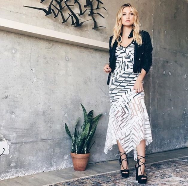 large (18) - olivia holt tt