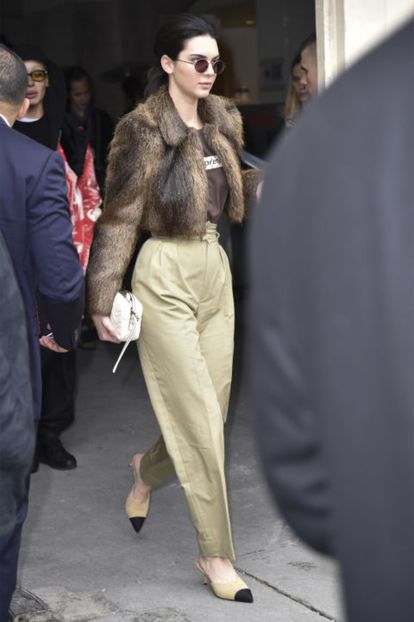 gallery-1488908925-hbz-kendall-jenner-0307-getty - kj2