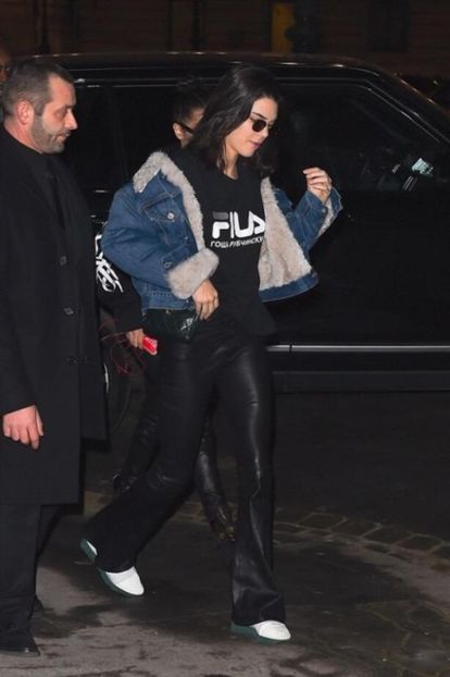 Kendall-Jenner-Paris-2017-01-24_L1BXT1JZVy1IcDRZVzVIZ2gyRnQzVDJiRlV3Yz0vMHgxOjUyNHg3ODcvNjQweDAvYjhm - kj2