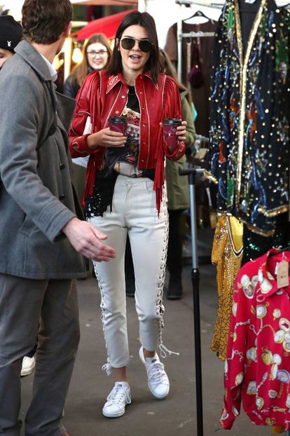 kendall-jenner-was-seen-out-in-london-02-18-2017-1 - kj2