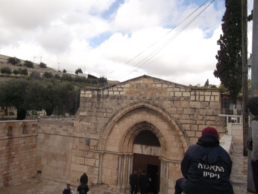 intrarea in biserica - a cincea zi de pelerinaj