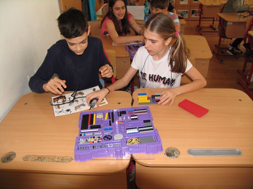  - Atelierul de LEGO