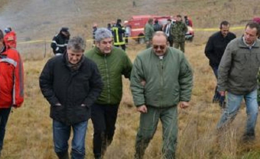 2 miniștrii (neputincioși) și un comandant îndurerat... - MILITARI CAZUȚI LA DATORIE