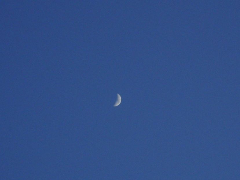 Primul patrar - Luna - Soarele si norii - 1