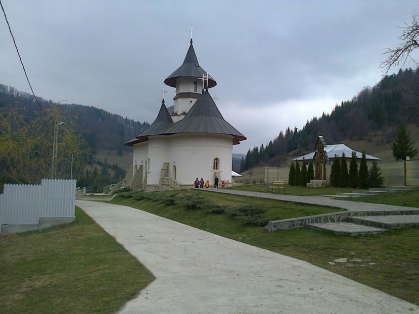 Manastirea Lepsa - Manastiri si Schituri