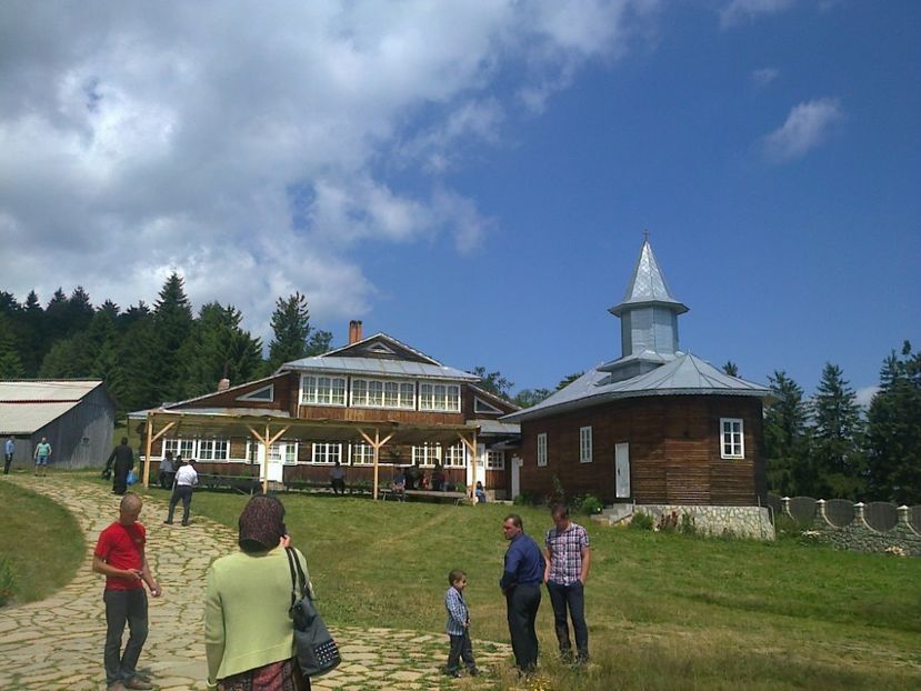 Manastirea Muntioru - Manastiri si Schituri