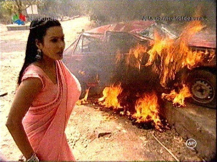 QZREWWTCMDNIALFXIQV - Kamya Punjabi