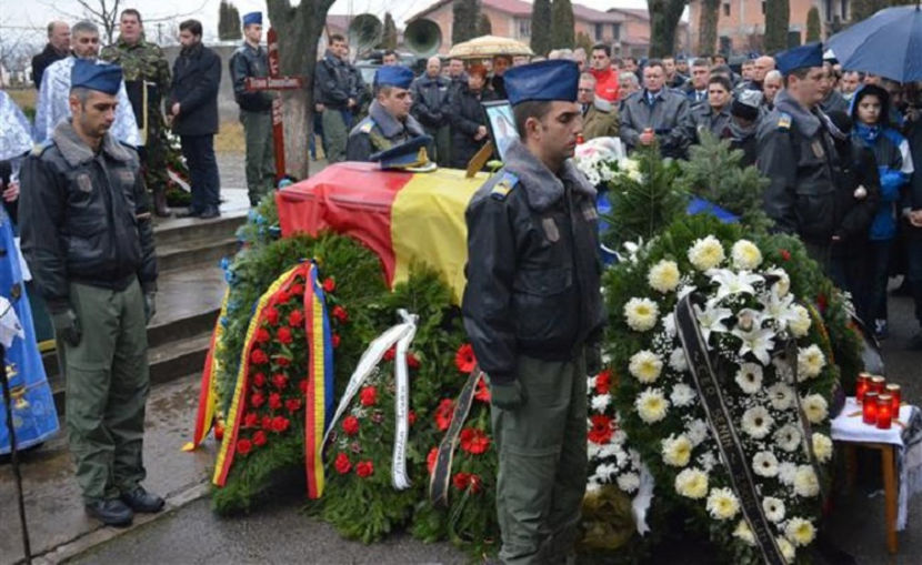  - MILITARI CAZUȚI LA DATORIE