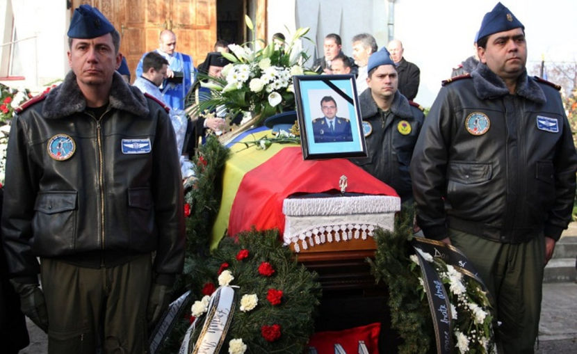  - MILITARI CAZUȚI LA DATORIE