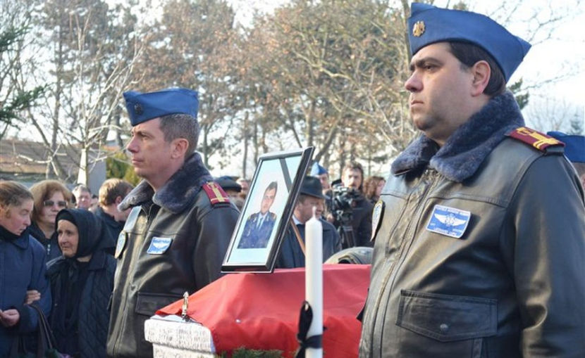  - MILITARI CAZUȚI LA DATORIE